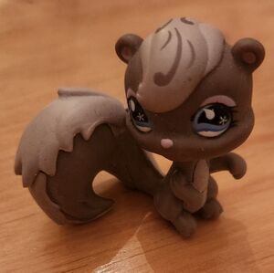 Littlest Pet Shop Gray Tear Drop Star Eyes Squirrel LPS